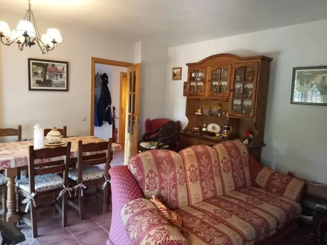 Chalet independiente de una sola planta con parcela llana de 955 m2 en una de las mejores zonas de la urbanización Nueva Sierra. — 12