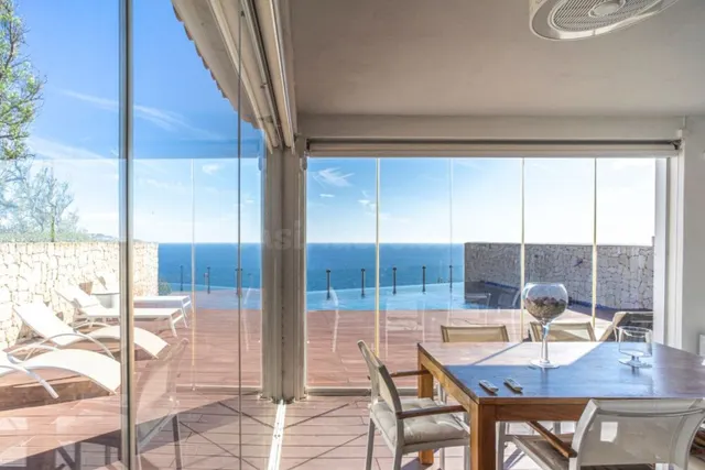 ***alquiler temporal ***espectacular chalet pareado con vista mar en puig de ros — 11