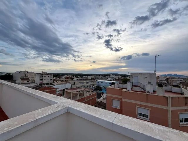Apartamento luminoso y espacioso en la acogedora Formentera. Cerca de colegios y comercios, a 10 min a pie de Benijófar, a 3,5 km del La Marquesa Golf, y a solo 11 km de las playas de Guardamar. — 36