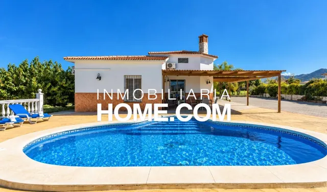 Villa independiente en una sola planta con piscina privada, jardín y licencia turística en Alhaurín de la Torre — 6