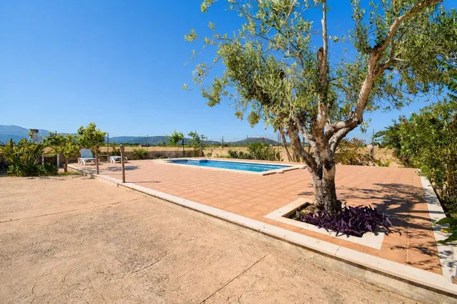 Finca rústica de alquiler con vivienda en Muro - foto 5