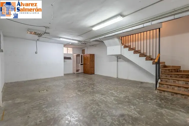 Amplia adosada en una de las mejores zonas de Churriana de la Vega — 37
