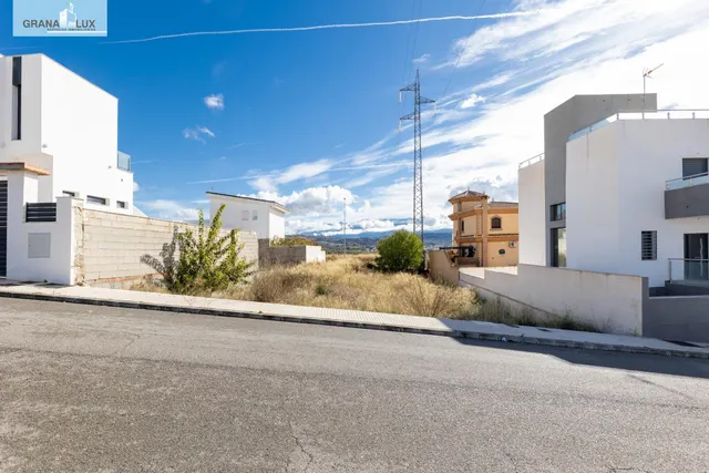 TERRENO A LA VENTA EN PELIGROS — 17