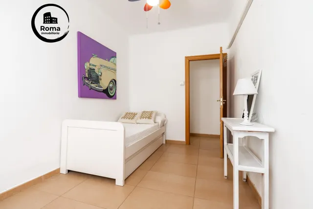Piso de 87 m2 con 3 dormitorios en Pedro Antonio de Alarcón 27, junto a Recogidas — 22