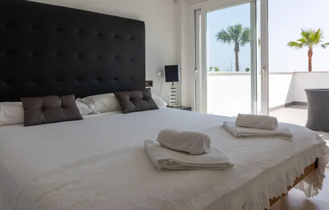 MARAVILLOSO CHALET CON LT Y VISTAS MAR — 18