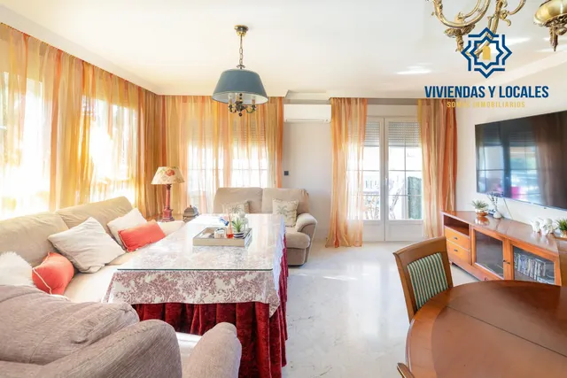 MAGNÍFICO CHALET EN URB. SUEÑOS DE CADIMA, ALHENDIN — 10