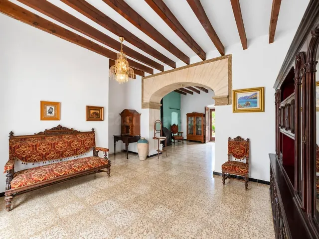 Casa señorial a reformar con bodegas, gran patio y garaje en Consell — 5