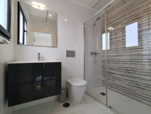Casa adosada en venta en Bigastro con 3 dormitorios, 3 baños, solárium privado de 39 m2 y piscina comunitaria — 24