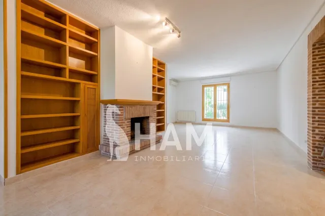 Casa en una planta con pabellón de invitados, piscina y garaje – Parcela 1.180 m2 — 22