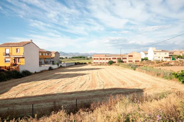 ¿Estás buscando terreno para invertir? ¡ ¡ Lo has encontrado!! Solar urbano con 3.441m2 — 2