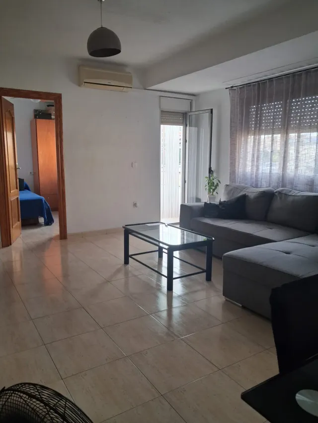 Venta piso reformado junto hospital - tercero sin ascensor — 11