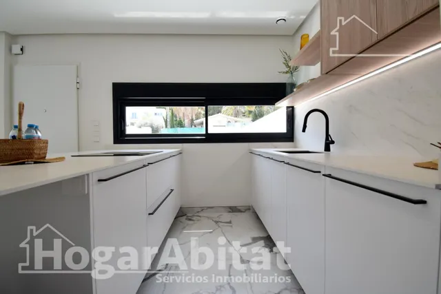 CHALET NUEVO CON PISCINA, GARAJE Y TERRAZA — 17