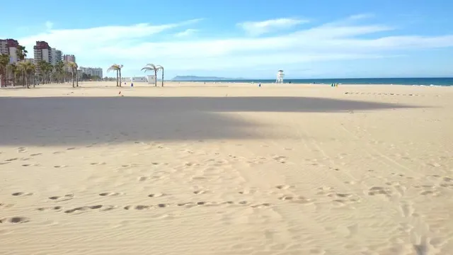 APARTAMENTO EN 1ERA. LINEA DE PLAYA DE GANDIA CON VISTAS AL MAR, Y GARAJE INCLUIDO — 30