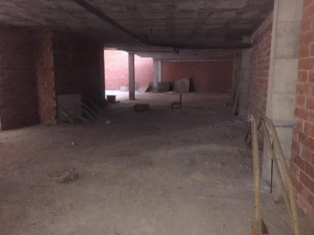 Local comercial en esquina frente al Ayuntamiento de El Campello — 11