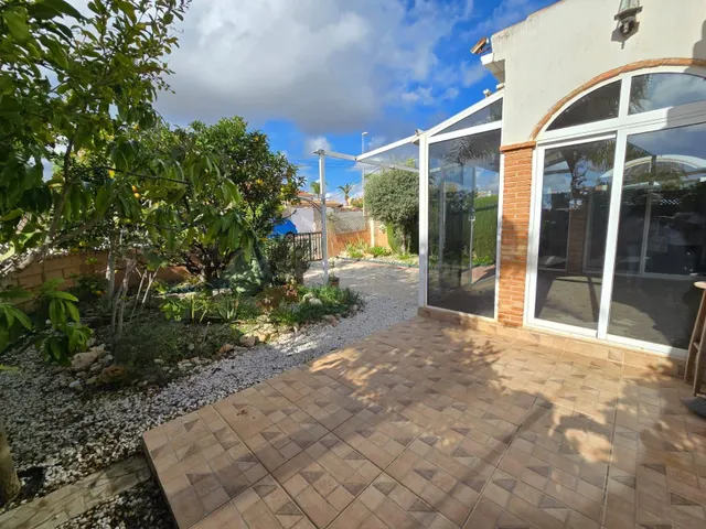 Casa independiente en venta Playa Flamenca - foto 5