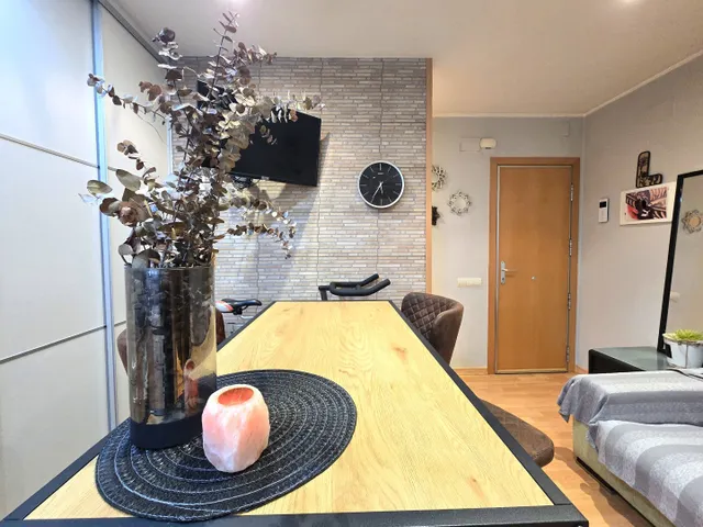 PRECIOSO y PRÁCTICO PISO para entrar a vivir -Zona Carrer Ample/ Pl. LLibertat de Reus- — 5