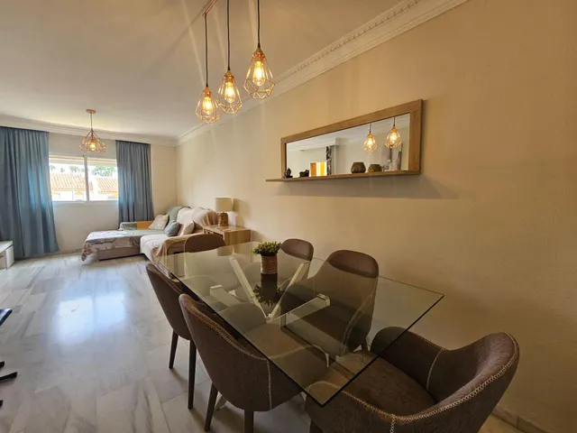 Piso familiar con Garaje, Trastero y Piscina en El Pinillo, a 800 Metros del Mediterráneo — 6