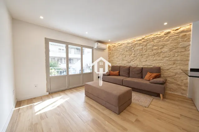 Entreplanta totalmente reformada con 2 patios en exclusiva en zona benalúa de Alicante — 9
