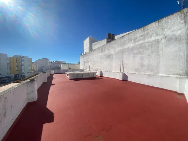 Oportunidad de Inversión y Vivienda en Ubicación Estratégica - foto 2