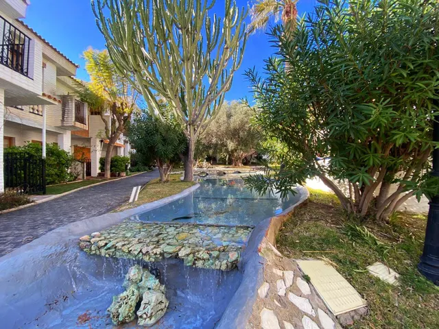 BUNGALOW A 500M DE LA PLAYA EN URBANIZACION CON 4 PISCINAS Y GARAJE !! — 34