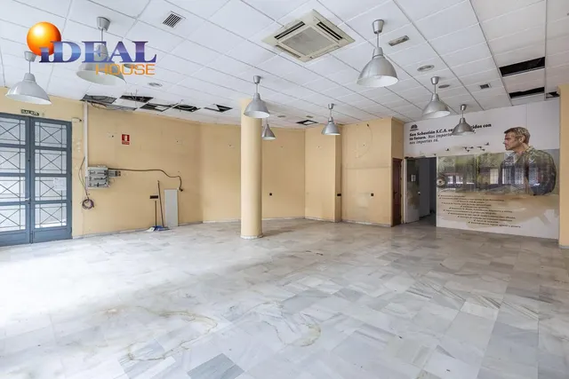 LOCAL COMERCIAL EN ARABIAL JUNTO HIPERCOR — 8