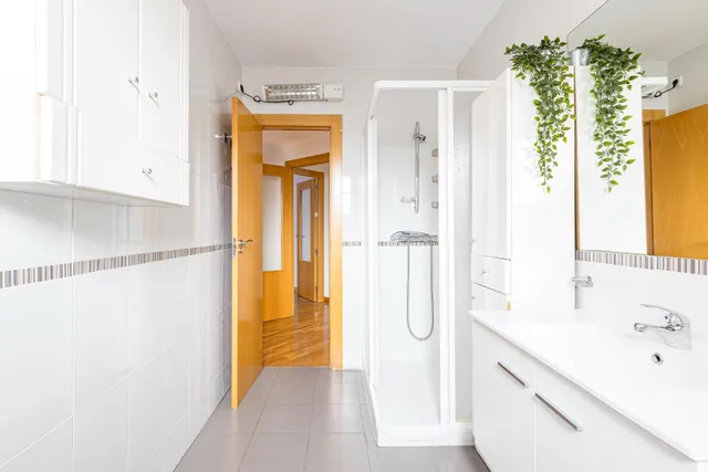 Vivienda de 3 dormitorios con terraza en calle del Pilar, centro de Murcia. — 18