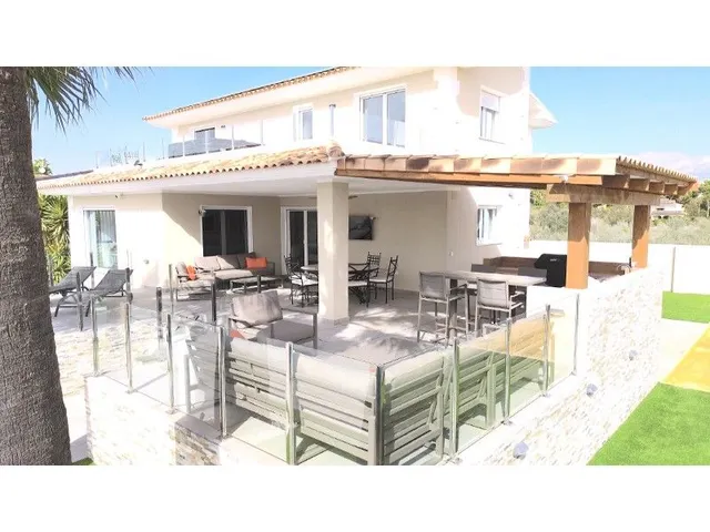 Villa 4 habitaciones 350m² en venta - Pueblo — 48
