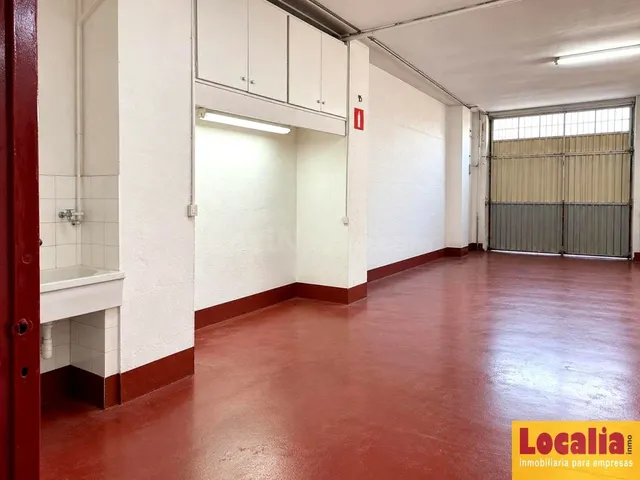 Amplio y versátil local en venta en Santander