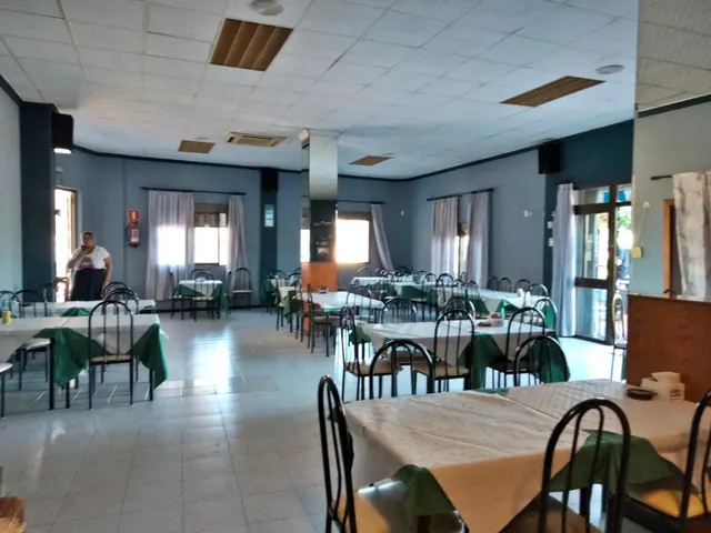 Edificio con restaurante en Tormos — 4