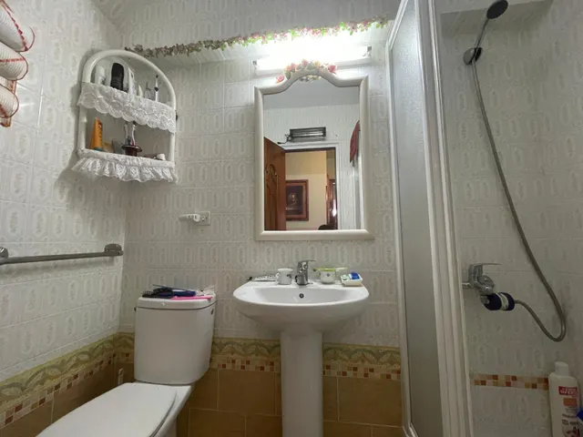 Apartamento de esquina, totalmente exterior y con terraza cerrada en Guardamar del Segura — 21