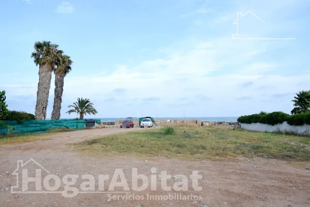 TERRENO URBANO EN PRIMERA LÍNEA JUNTO AL MAR — 9