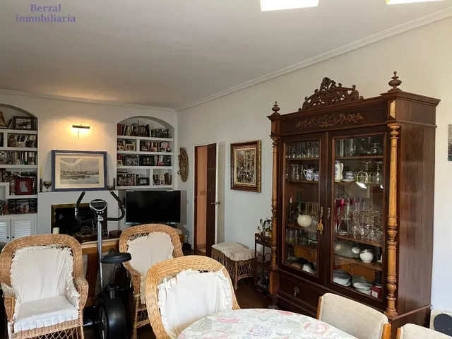 Casa en parcela de casi cuatro mil metros, con piscina, jardin, maravillosas vistas. — 34