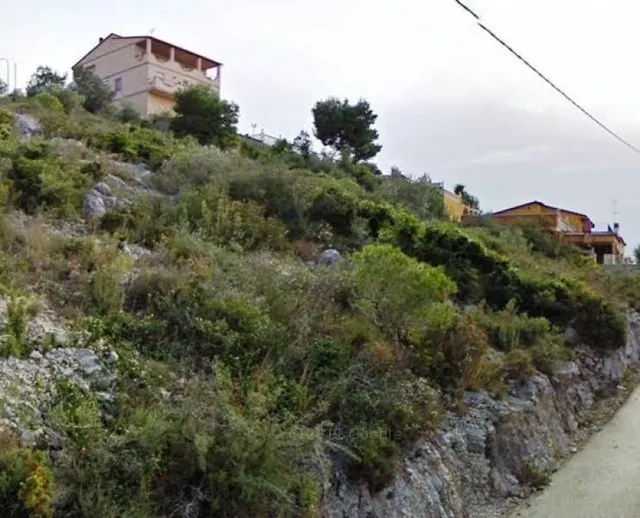 PARCELA CON BONITAS VISTAS — 9