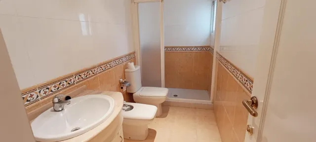 Dos casas en  una  peña las aguilas -Elche — 22