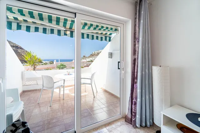 Acogedor apartamento con terraza y vistas al mar en el complejo Richmond — 9
