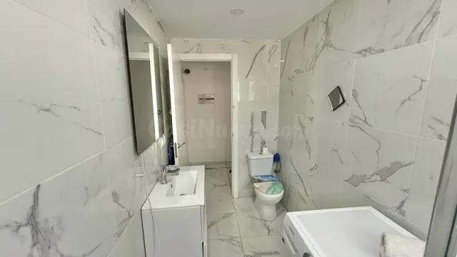 Oportunidad en Benalmádena Costa – 2 apartamentos reformados con gran terraza. — 6