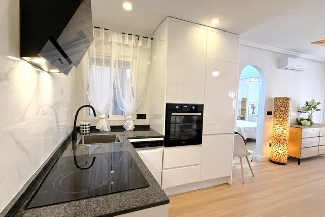 GRAN APARTAMENTO EN TORRVEIEJA: 2 HAB, 1 BAÑO — 12