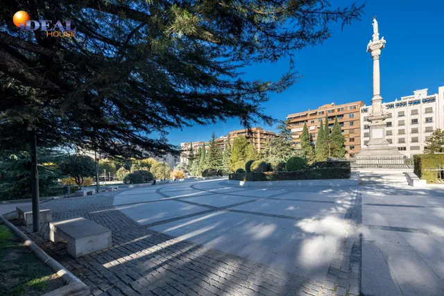 ☀️ Luz, balcón y ubicación: una oportunidad única en Acera de San Ildefonso — 24