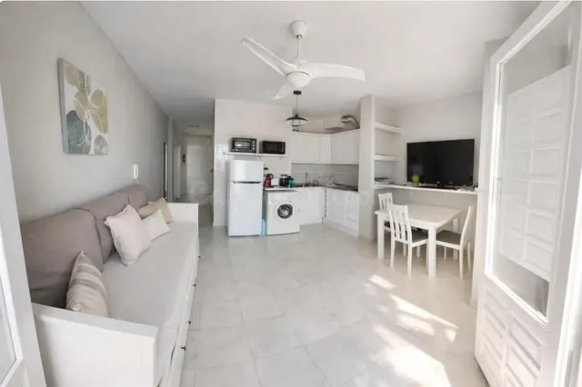 APARTAMENTO TODO EL AÑO EN RESIDENCIAL CON PISCINA — 2