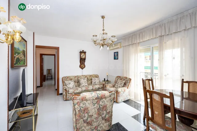 ✨ Piso de 3 dormitorios con terraza en el Zaidín – Espacio, comodidad y agradables vistas — 3