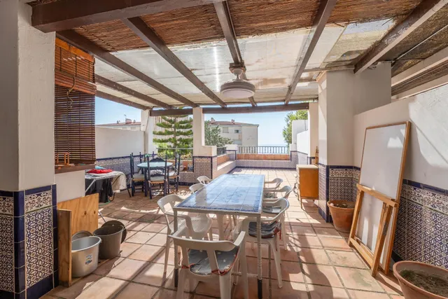 PRECIOSA CASA EN URBANIZACION PRIVADA VELILLA ALMUÑECAR PLAY - foto 3