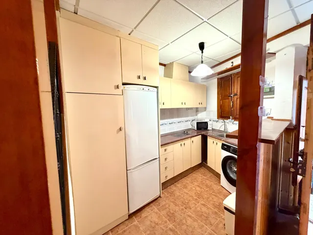 CASA INDEPENDIENTE DE  3 PLANTAS EN ABANILLA — 28