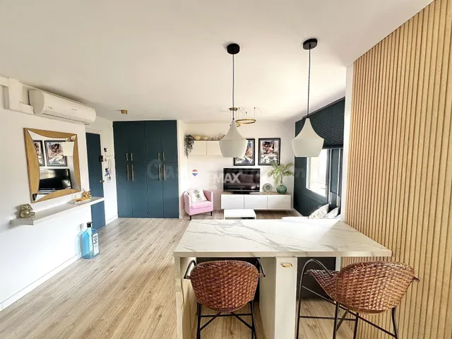 Figueres | Elegante ático de diseño con parking y todas las  - foto 3