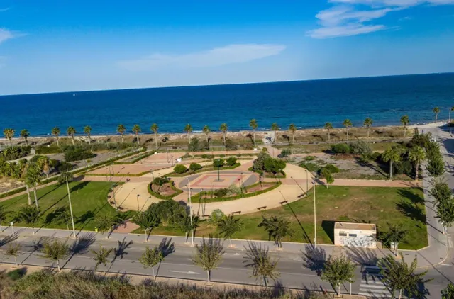 Exclusivo apartamento seminuevo a 250 metros de la Playa de  - foto 5