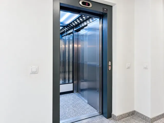 Vivienda de dos dormitorios actualmente alquilada , en zona Barranquet-Avda Alemania de Vila Real . — 28