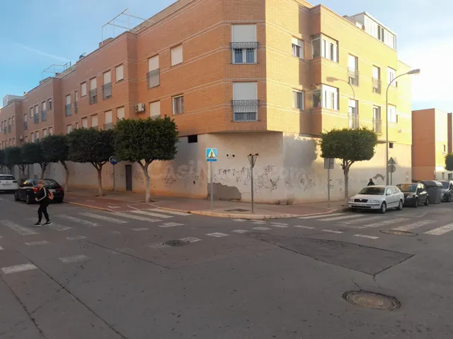 Local comercial 745m² en venta - Loma de la mezquita - foto 2