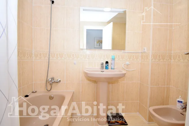 Confort y luminosidad en este piso exterior con garaje y ascensor — 26