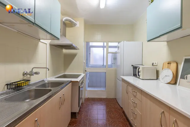 Piso ideal para inversión con alta rentabilidad junto a facultades de  Cartuja en Granada — 32