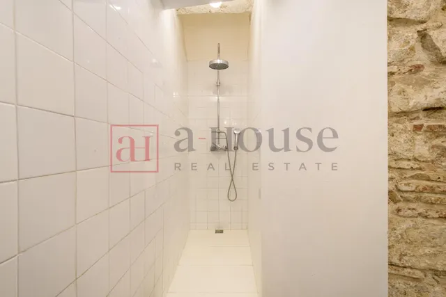 Piso con 2 lofts independientes con balcon baños cada uno y una excelente ubicación en el gótic — 10