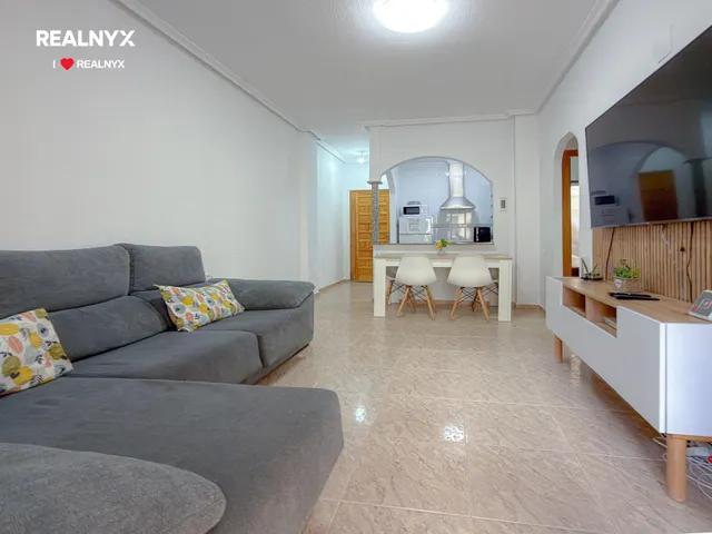 Encantador apartamento tipo bungalow con amplia terraza y licencia turística + Piscina comunitaria + Amplio patio — 12